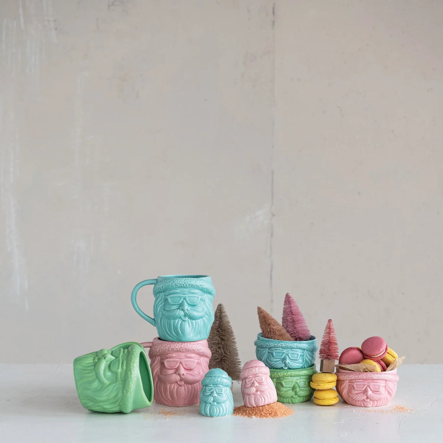 Stoneware Santa Mug – 18 oz Holiday Coffee Cup, 4 in